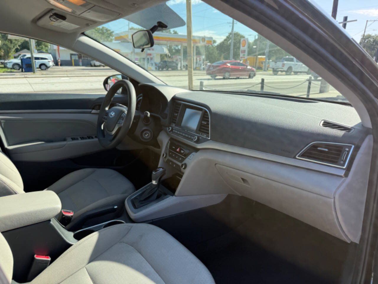 Used 2017 Hyundai Elantra SE FWD image 15