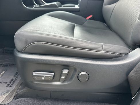 Used 2023 Lexus GX 460 Premium w/ Premium Package image 14