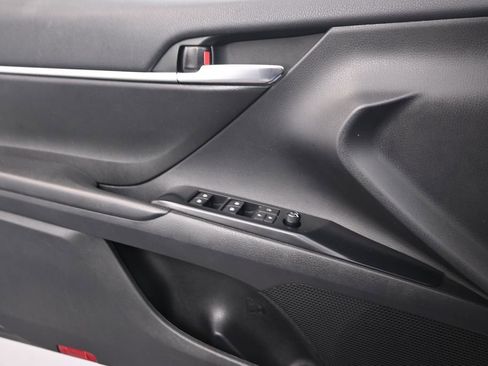 Used 2020 Toyota Camry LE w/ Convenience Package FWD image 13