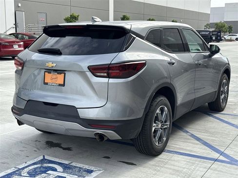 Used 2023 Chevrolet Blazer LT image 3
