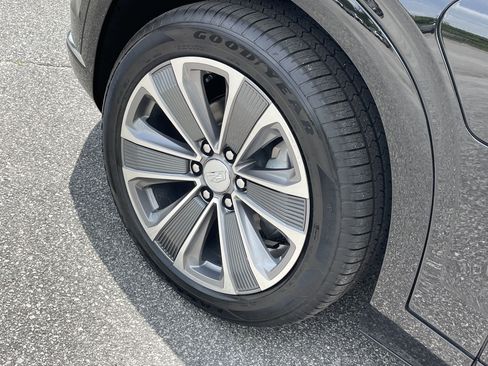 New 2026 Cadillac Vistiq Luxury image 28