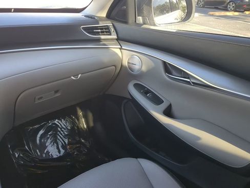 Used 2023 INFINITI QX50 Luxe image 17