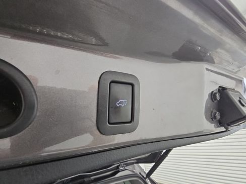 Used 2016 Toyota Highlander XLE FWD image 35