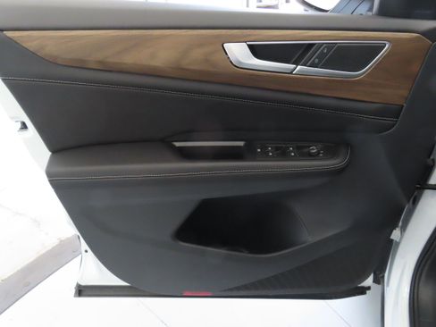 New 2026 Volkswagen Atlas SE image 11