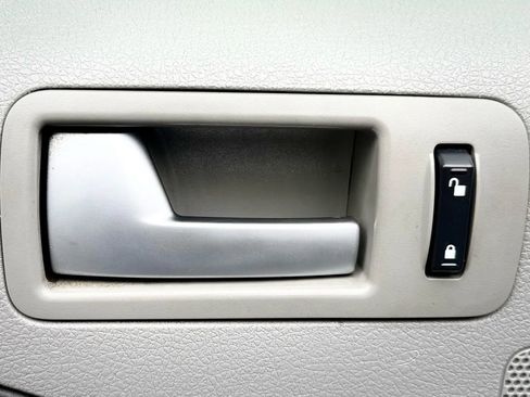 Used 2006 Ford Mustang GT image 22