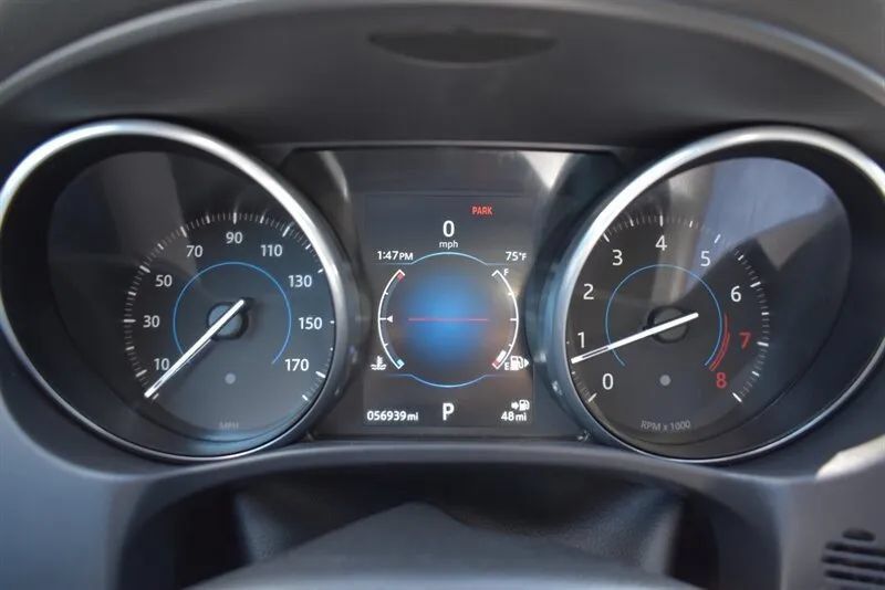 Used 2017 Jaguar XE Premium RWD image 17