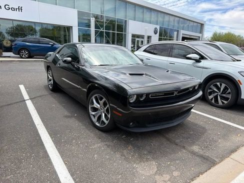 Used 2015 Dodge Challenger SXT Plus w/ Driver Convenience Group RWD image 4