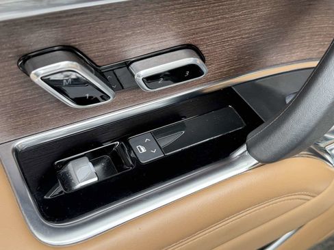 Used 2023 Land Rover Range Rover Long Wheelbase SE image 35