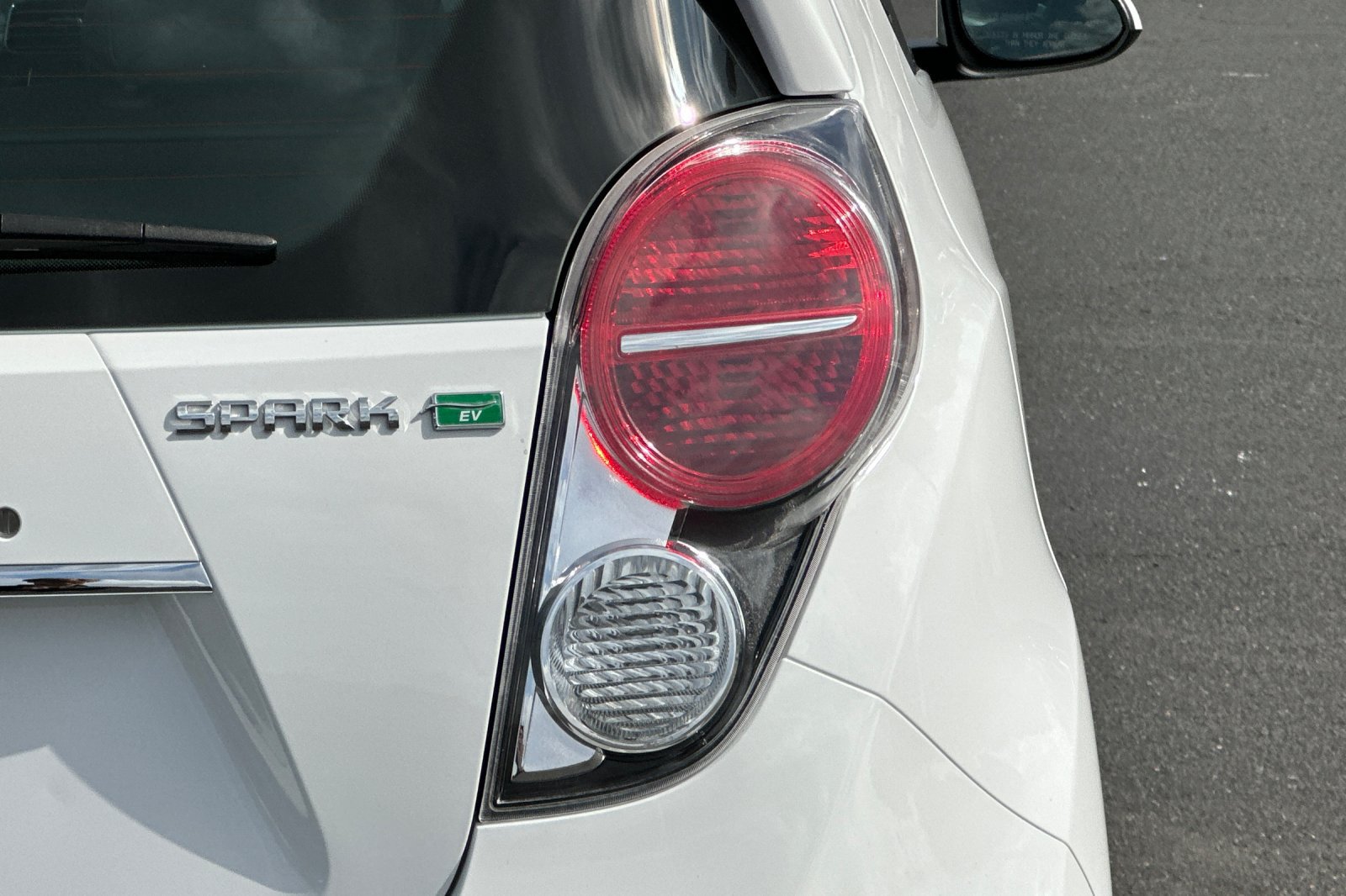 Used 2014 Chevrolet Spark LT FWD image 44