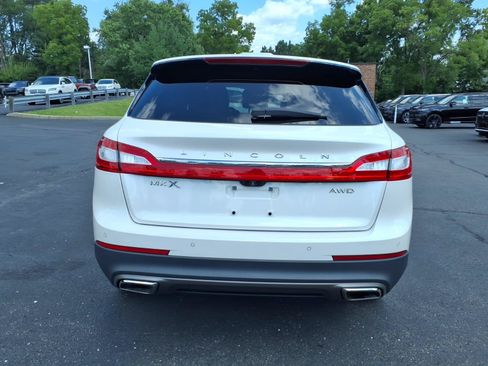 Used 2017 Lincoln MKX Reserve w/ Driver Assistance Package AWD/4WD image 6