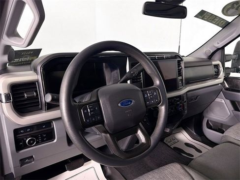 Used 2023 Ford F250 XLT w/ XLT Premium Package image 9