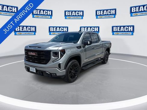 Used 2025 GMC Sierra 1500 Elevation w/ Elevation Premium Package AWD/4WD image 4