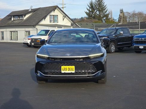 New 2026 Toyota Crown Limited image 3