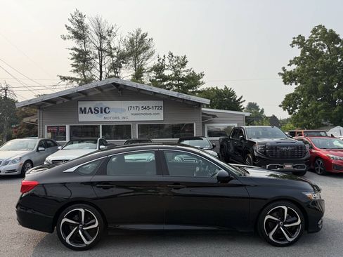 Used 2019 Honda Accord Sport image 3