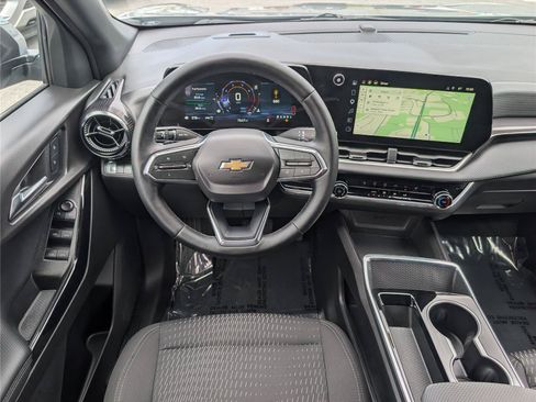 Used 2025 Chevrolet Equinox LT AWD/4WD image 17
