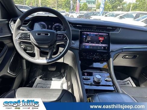 Used 2023 Jeep Grand Cherokee Overland AWD/4WD image 19