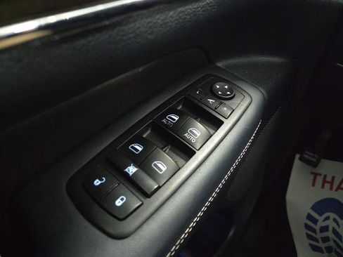 Used 2015 Jeep Grand Cherokee Overland image 31