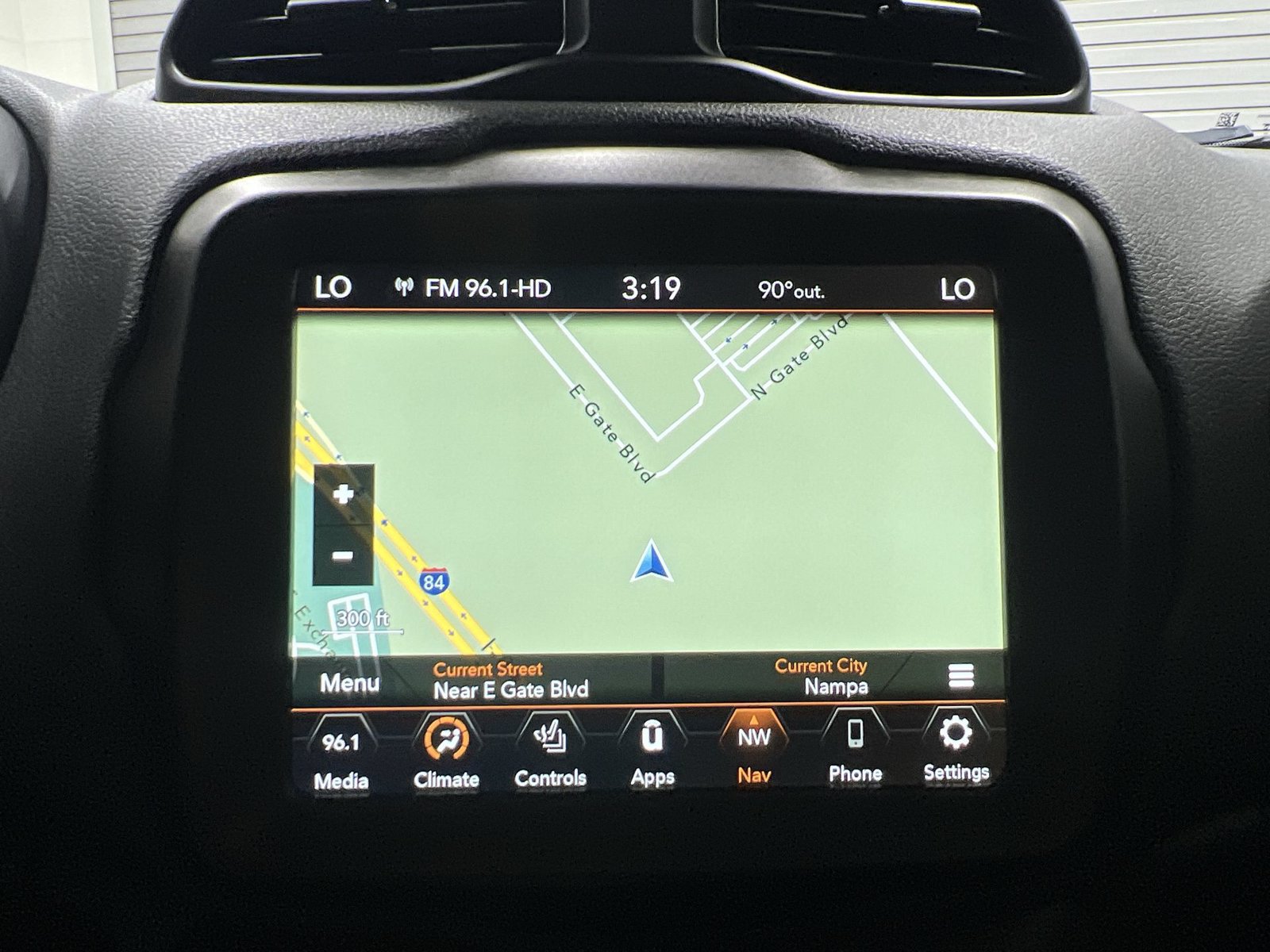 Used 2023 Jeep Renegade Latitude w/ Premium Group AWD/4WD image 18
