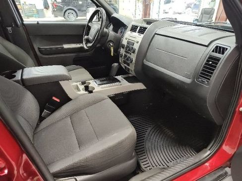 Used 2011 Ford Escape XLT w/ 202A Rapid Spec Order Code AWD/4WD image 23