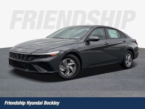 New 2026 Hyundai Elantra SE FWD image 1