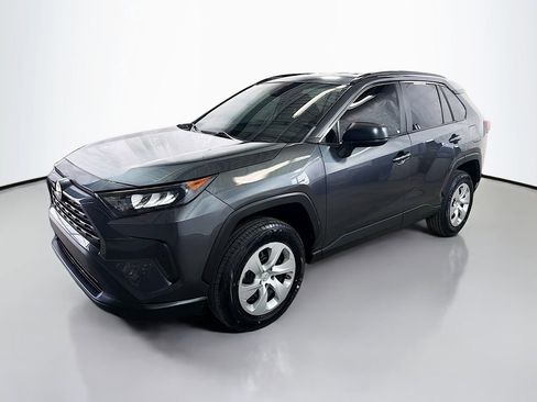 Used 2019 Toyota RAV4 LE image 3