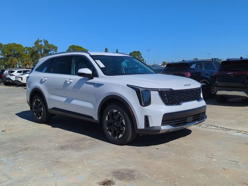 New 2026 Kia Sorento S image 2