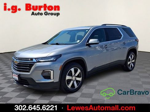 Certified 2023 Chevrolet Traverse LT w/ LT Premium Package AWD/4WD image 3