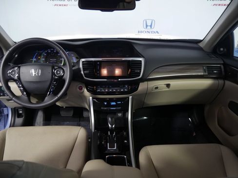 Certified 2017 Honda Accord EX-L image 15