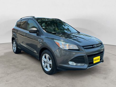 Used 2015 Ford Escape SE w/ Equipment Group 201A FWD image 3
