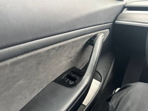 Used 2018 Tesla Model 3 Long Range RWD image 13