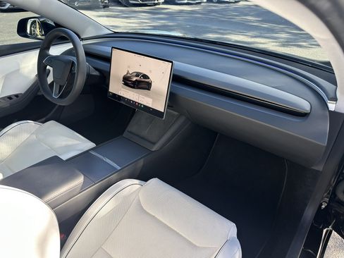 Used 2024 Tesla Model 3 Performance AWD/4WD image 21
