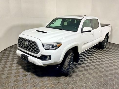 Used 2020 Toyota Tacoma TRD Sport image 10