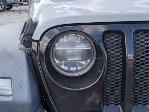 Used 2020 Jeep Wrangler Unlimited Sport image 9