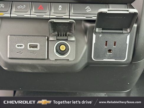 New 2026 Chevrolet Silverado 1500 Custom Trail Boss w/ LPO, Dark Essentials Package AWD/4WD image 19