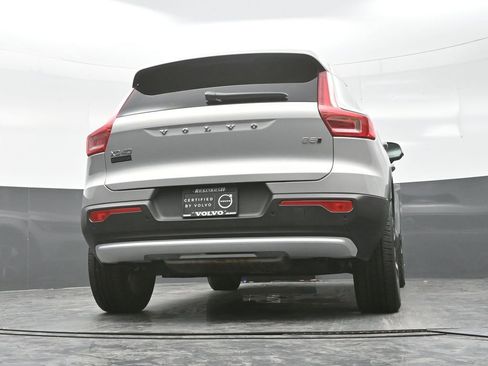 Used 2025 Volvo XC40 B5 Plus AWD/4WD image 27