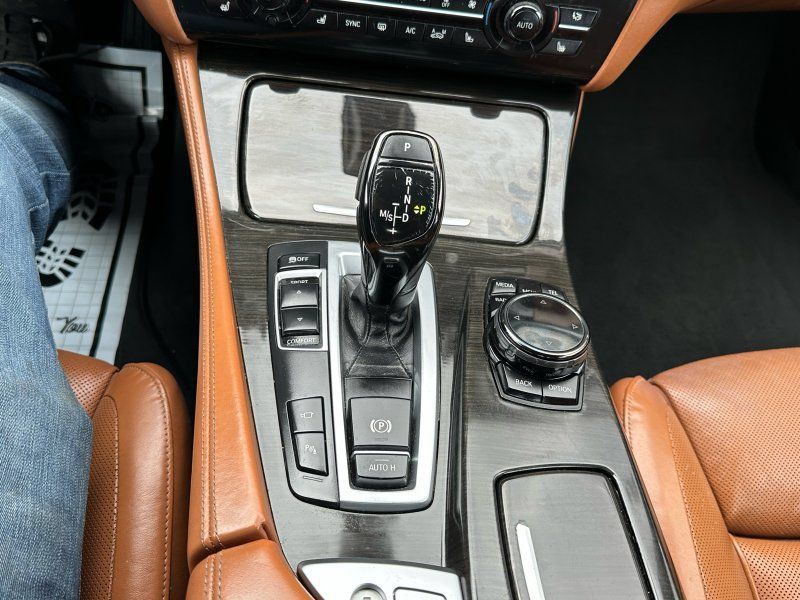 Used 2015 BMW 550i Sedan RWD image 19