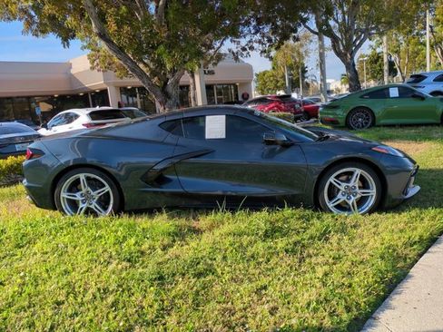 Used 2021 Chevrolet Corvette Stingray Preferred Cpe w/ Engine Appearance Package image 3