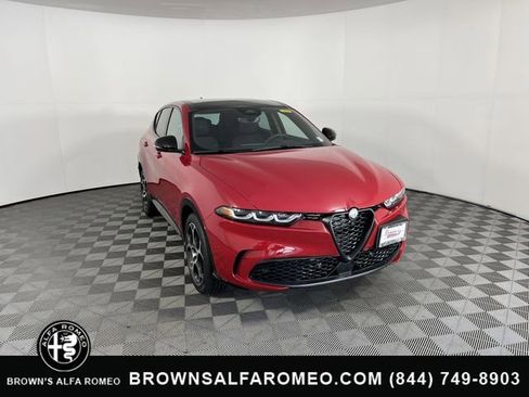New 2025 Alfa Romeo Tonale w/ Premium Package image 1