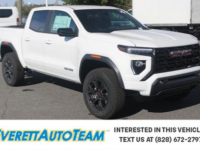 New 2025 GMC Canyon Elevation w/ Convenience Package