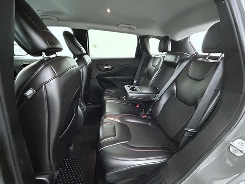 Used 2019 Jeep Cherokee Trailhawk w/ Comfort/Convenience Group image 19