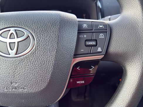 Used 2025 Toyota Camry LE FWD image 17