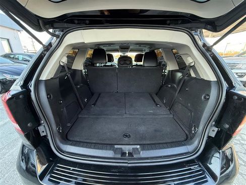 Used 2018 Dodge Journey Crossroad w/ Driver Convenience Group image 24