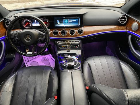 Used 2017 Mercedes-Benz E 300 4MATIC image 4