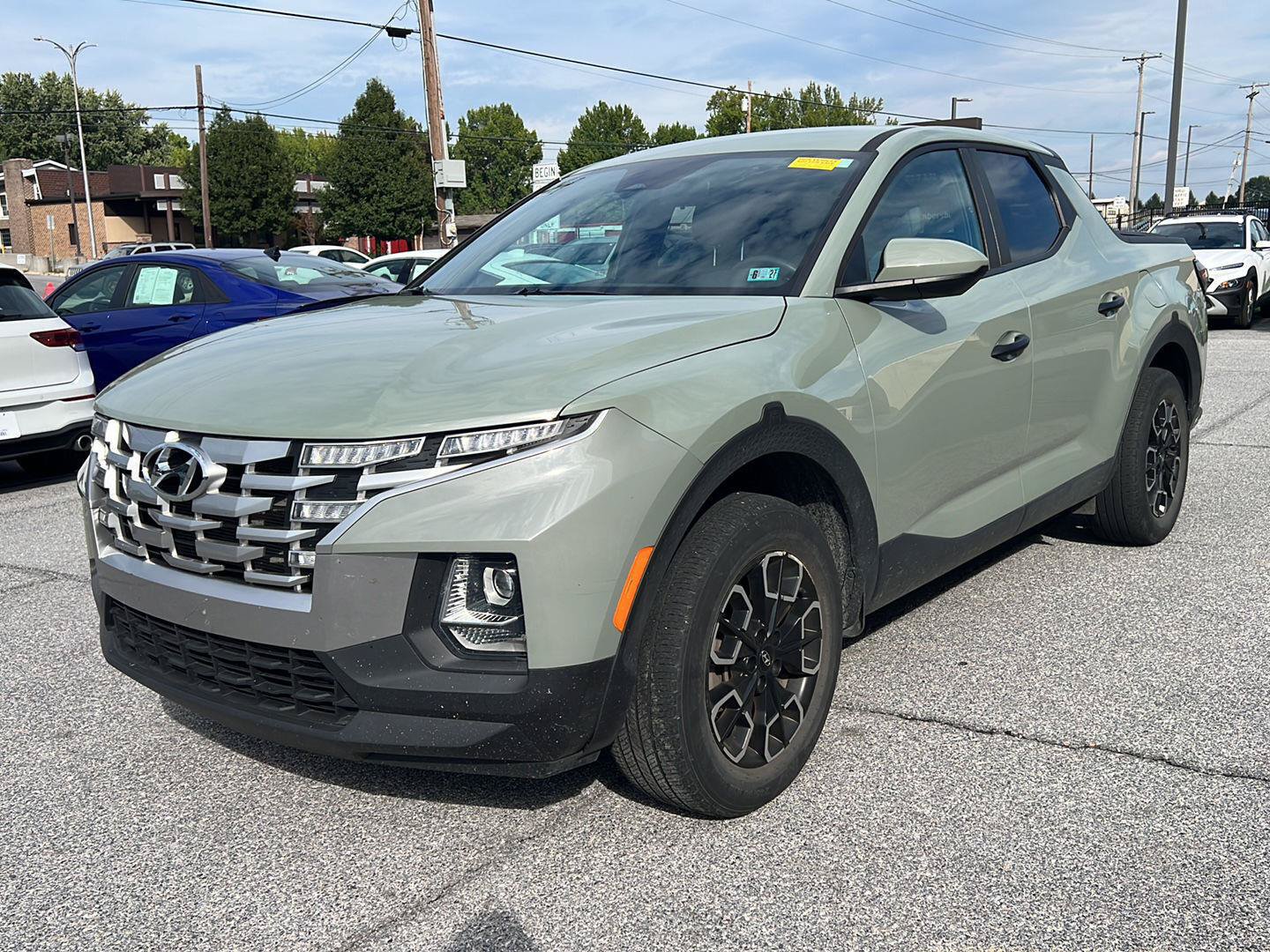 Used 2023 Hyundai Santa Cruz SE AWD/4WD image 1