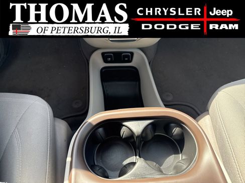 Used 2019 Chrysler Pacifica Touring Plus w/ Tire & Wheel Group FWD image 12
