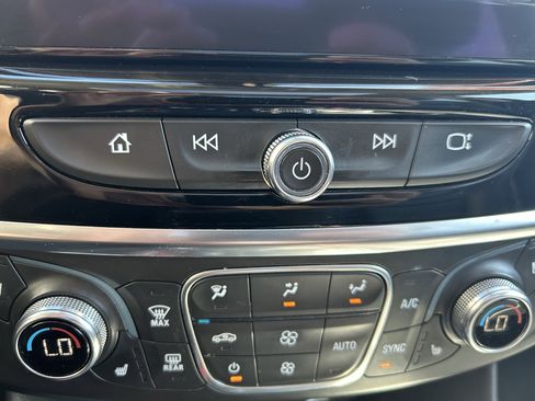 Used 2020 Chevrolet Traverse High Country AWD/4WD image 35