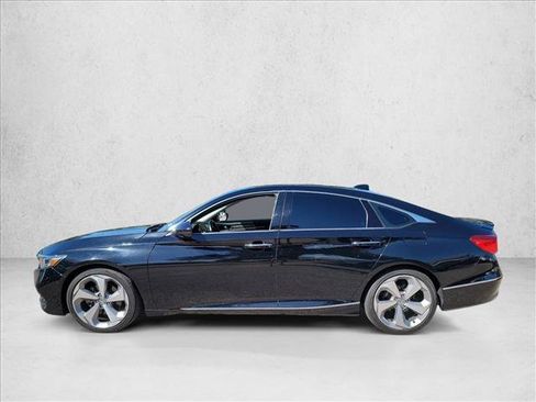 Used 2018 Honda Accord Touring image 8