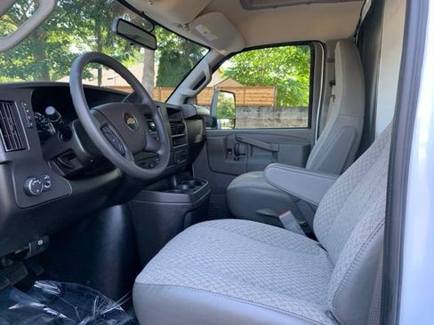 Used 2024 Chevrolet Express 3500 w/ Power Convenience Package RWD image 10