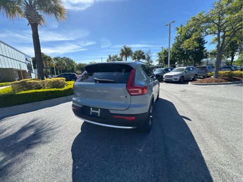 Used 2024 Volvo XC40 B5 Core w/ Climate Package image 22