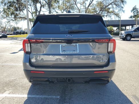 Certified 2025 Ford Explorer ST-Line image 8